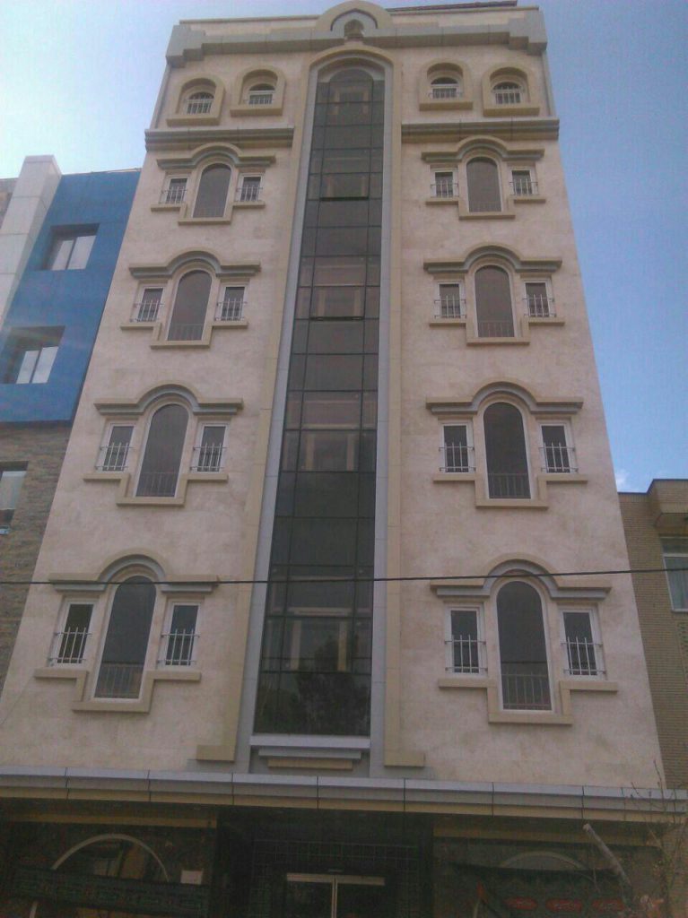 زائر سرای مشهد مقدس فروردین ۱۳۹۵